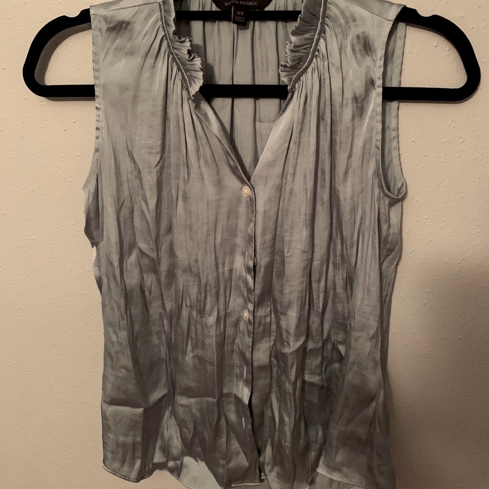 Button Down sleeveless top